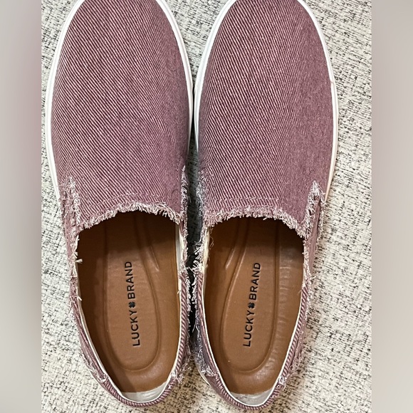 Lucky Brand Women’s Slip-On Sneakers. Size 8. NWOT - Picture 3 of 10
